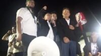temui massa aksi, sufmi dasco dan saan mustopa naik mobil komando di depan dpr temui massa aksi, sufmi dasco dan saan mustopa naik mobil komando di depan dpr