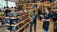 Memilih Helm Motor Yang Baik Memilih Helm Motor Yang Baik
