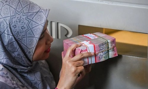 kurs rupiah anjlok parah tembus rp18.075 per dolar as pagi ini