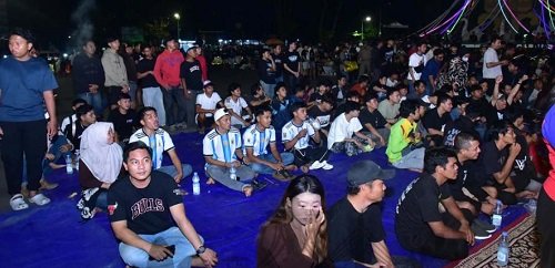 nobar final piala dunia 2026 di tugu keris siginjai, wali kota jambi puji antusiasme warga