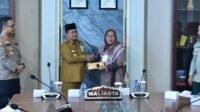 pemkot jambi salurkan bantuan rp202 juta untuk 16 kk korban bencana alam pemkot jambi salurkan bantuan rp202 juta untuk 16 kk korban bencana alam