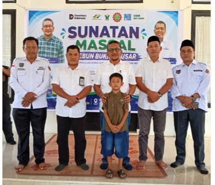 Kebun Bukit Kausar PTPN IV Regional IV Sunat Massal 50 Anak Kebun Bukit Kausar PTPN IV Regional IV Sunat Massal 50 Anak