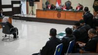 Kasus Ijazah Jokowi Masuk Babak Baru! Dokter Tifa Jalani Sidang Perdana dengan Dakwaan Berlapis