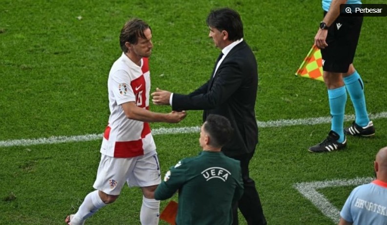 Pelatih Kroasia Murka! VAR Dituding Jadi Biang Keladi Portugal Singkirkan Luka Modric Cs di Piala Dunia 2026 Pelatih Kroasia Murka! VAR Dituding Jadi Biang Keladi Portugal Singkirkan Luka Modric Cs di Piala Dunia 2026
