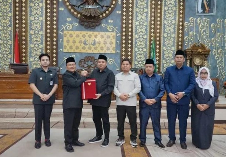 DPRD Kota Jambi Gelar Paripurna Bahas Pertanggungjawaban APBD 2025 DPRD Kota Jambi Gelar Paripurna Bahas Pertanggungjawaban APBD 2025