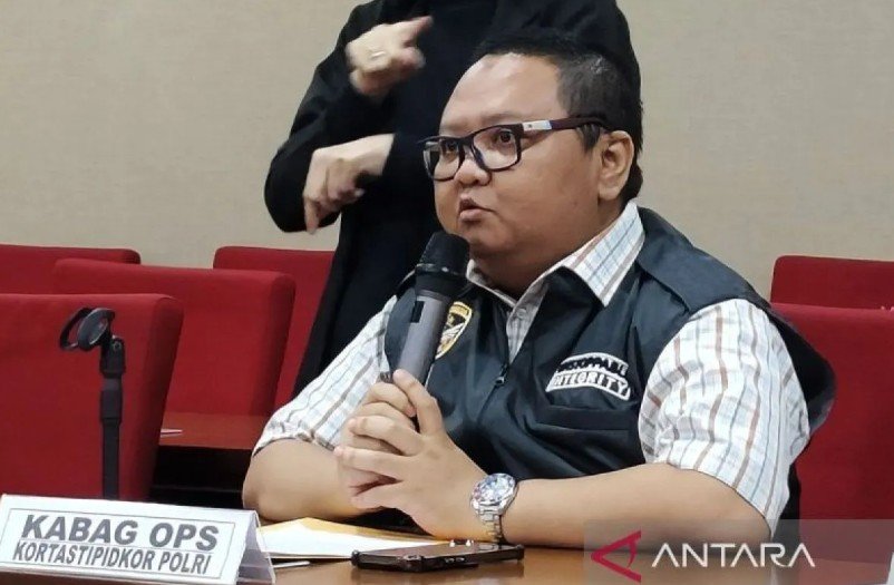 Tiga Perkara Korupsi Besar Resmi Diambil Alih Kejagung, Polri Serahkan Berkas Bertahap Tiga Perkara Korupsi Besar Resmi Diambil Alih Kejagung, Polri Serahkan Berkas Bertahap
