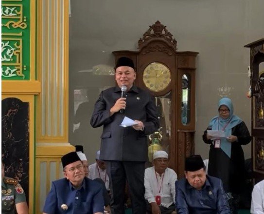 Ketua DPRD Kota Jambi Serahkan Ambulans Jenazah untuk Masjid Jamiatul Ulum