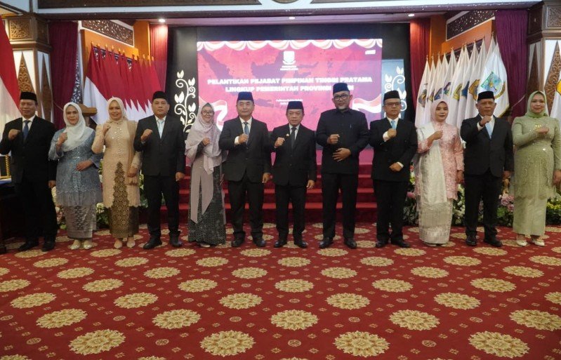 Gubernur Al Haris Lantik Lima Pejabat Pimpinan Tinggi Pratama, Tekankan Penguatan Kinerja, Kekompakan Tim, dan Integritas