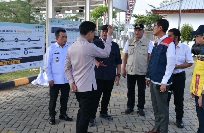 Tinjau Tol Bayung Lencir, Wapres Pastikan Konektivitas Sumatra Berjalan Optimal