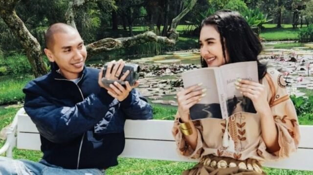 Mikha Tambayong Gandeng Rayi Putra Rilis 'Jalan Tengah', Liriknya Bikin Merinding