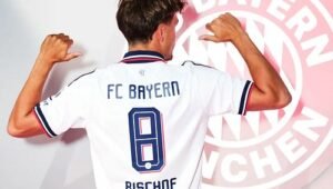 tom bischof resmi pilih nomor punggung 8 di bayern muenchen