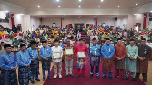 PetroChina International Jabung Ltd. kembali memberikan kontribusi bagi pembangunan masyarakat di lingkup Kabupaten Tanjung Jabung Barat, Provinsi Jambi, melalui penyerahan program CSR atau tanggung jawab sosial dan lingkungan perusahaan (TJSLP) kepada pemerintah kabupaten.