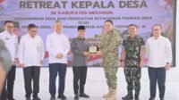 Pengumuman besar tersebut disampaikan langsung oleh Mendes PDTT di hadapan jajaran pemerintah daerah saat menghadiri Upacara Retreat Kepala Desa Kabupaten Merangin yang berlangsung di Dodikjur Rindam III Siliwangi, Bandung, Senin (24/8/2026). Pengumuman besar tersebut disampaikan langsung oleh Mendes PDTT di hadapan jajaran pemerintah daerah saat menghadiri Upacara Retreat Kepala Desa Kabupaten Merangin yang berlangsung di Dodikjur Rindam III Siliwangi, Bandung, Senin (24/8/2026).