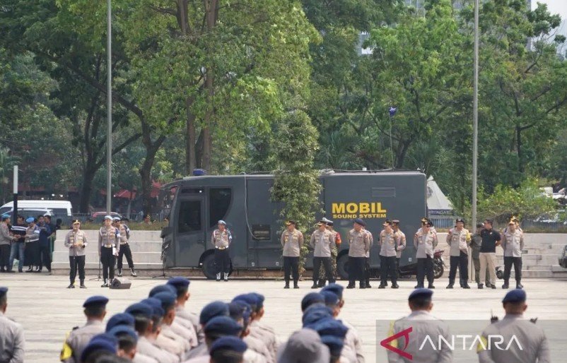Monas Tiba-Tiba Dikepung 3.269 Polisi Saat Dzikir Akbar, Ada Apa Sebenarnya?