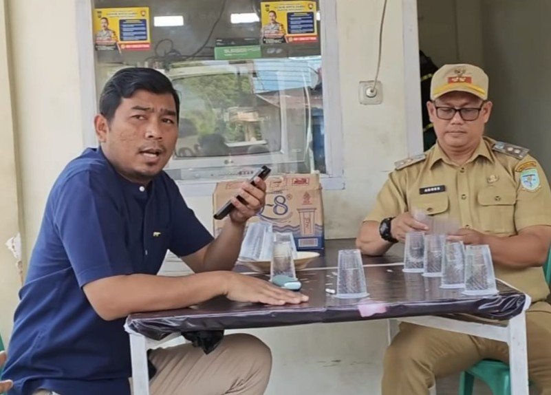 Catatan Rocky Candra: Tiang Listrik Miring dan Kabel Semrawut di Kota Jambi, Saatnya Keselamatan Warga Jadi Prioritas