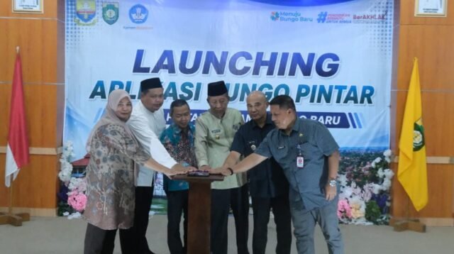 Wagub Sani Bersama Wamen Dikdasmen RI Luncurkan Aplikasi Bungo Pintar, Dorong Transformasi Digital Pendidikan di Jambi