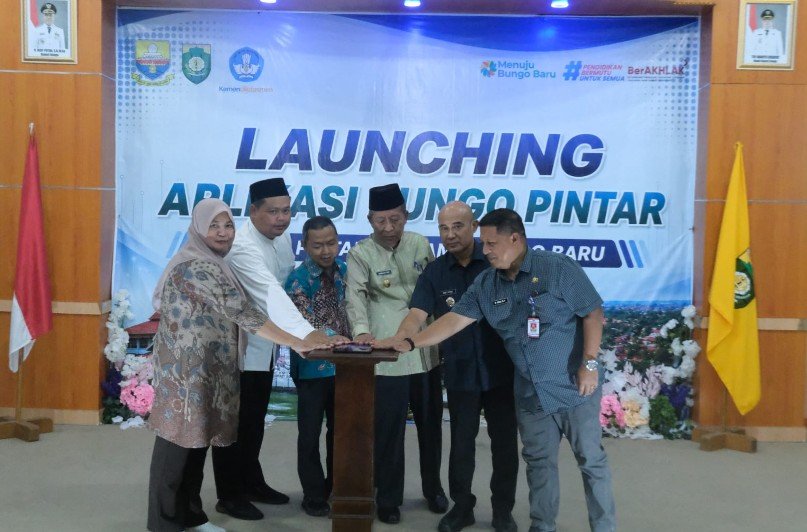 Wagub Sani Bersama Wamen Dikdasmen RI Luncurkan Aplikasi Bungo Pintar, Dorong Transformasi Digital Pendidikan di Jambi