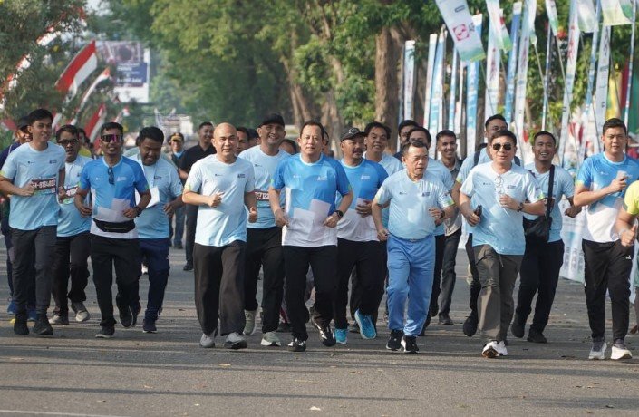 Ribuan Pelari Padati Telanaipura, Gubernur Al Haris, Polda Jambi, Bupati/Wali Kota Lepas Flag Off Presisi Merdeka Run 2026
