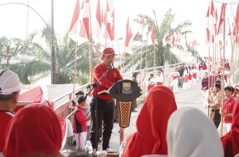 Gubernur Al Haris Gelar "Gebyar Mahardika Untukmu Negeriku" Pasang 10.000 Bendera Merah Putih di Sepanjang Jembatan Gentala Arasy dan Tempat lainnya