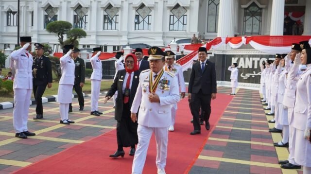 Gubernur Al Haris dan Forkopimda Hadiri Upacara Penurunan Bendera dengan Khidmat, Sampaikan Ucapan Terima Kasih