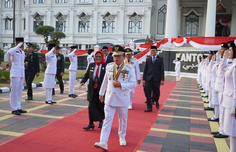 Gubernur Al Haris dan Forkopimda Hadiri Upacara Penurunan Bendera dengan Khidmat, Sampaikan Ucapan Terima Kasih