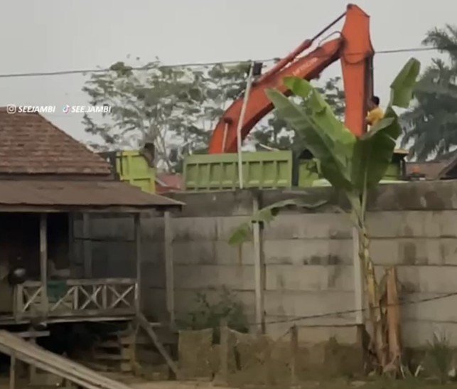 Stocpile Pasir di Tengah Permukiman, Ketika Tata Ruang dan Keselamatan Warga Tidak Boleh Dikompromikan