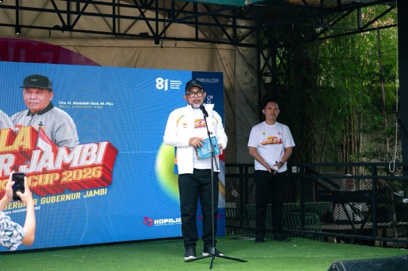 Sekda Sudirman Buka Open Tournament Padel Merdeka Cup Gubernur Jambi 2026