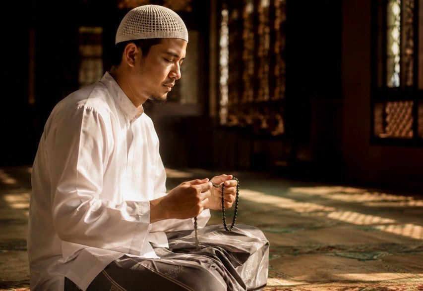 Keutamaan Zikir Istighfar: Amalan Ringan yang Membuka Pintu Ampunan, Ketenangan, dan Keberkahan