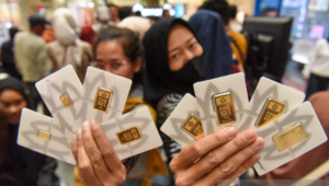 Hari Ini, Harga Emas Antam Turun