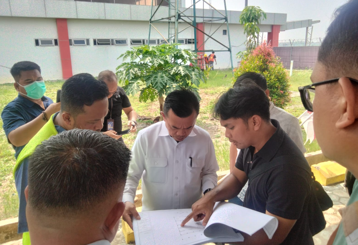 Gubernur Al Haris Tinjau Pembangunan VIP Room Bandara Muara Bungo