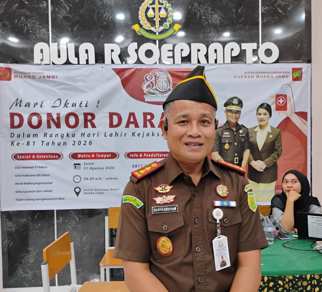 Peringati Hari Lahir Kejaksaan ke-81, Kejari Muaro Jambi Gelar Donor Darah dan Bagikan Masker