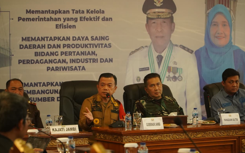 Gubernur Al Haris Tegaskan Penanganan Karhutla Jambi Harus Terpadu, Tidak Boleh Ada Keraguan Bertindak