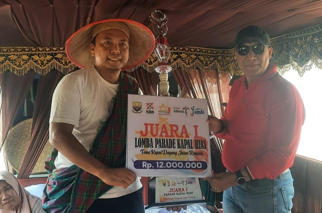 Kabupaten Merangin berhasil menjadi juara pertama pada lomba Parade Kapal Hias memeriahkan Hari Ulang Tahun (HUT) ke-81 RI, dengan tema ‘Kapal Dadang Jalur Rempah’ yang digelar Pemerintah Provinsi Jambi, Sabtu (29/8/2026).