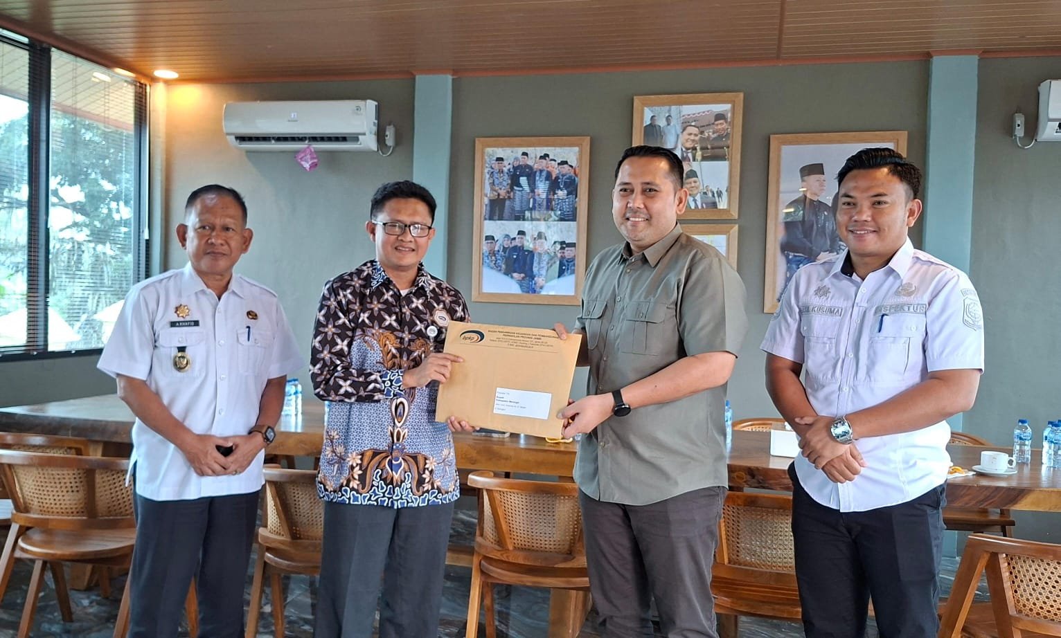 Pemerintah Kabupaten (Pemkab) Merangin terus berupaya memperkuat komitmen dalam mewujudkan tata kelola pemerintahan yang akuntabel, transparan, dan efektif. 