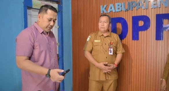 Bupati Merangin, M. Syukur, menggelar inspeksi mendadak (sidak) di dua instansi yakni Dinas Pengendalian Penduduk dan Keluarga Berencana (PPKB) serta Dinas Perikanan, Selasa (1/9/2026). 