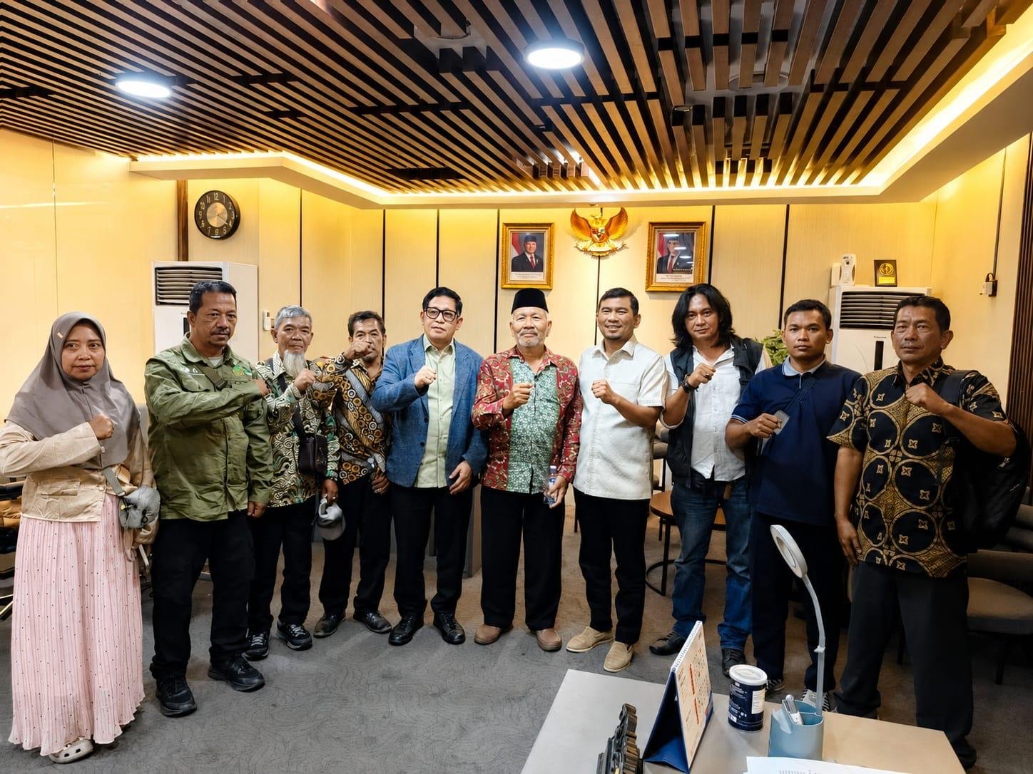 SAD Sialang Pungguk Bawa Konflik PT IKU ke Senayan, Rocky Candra Turun Tangan
