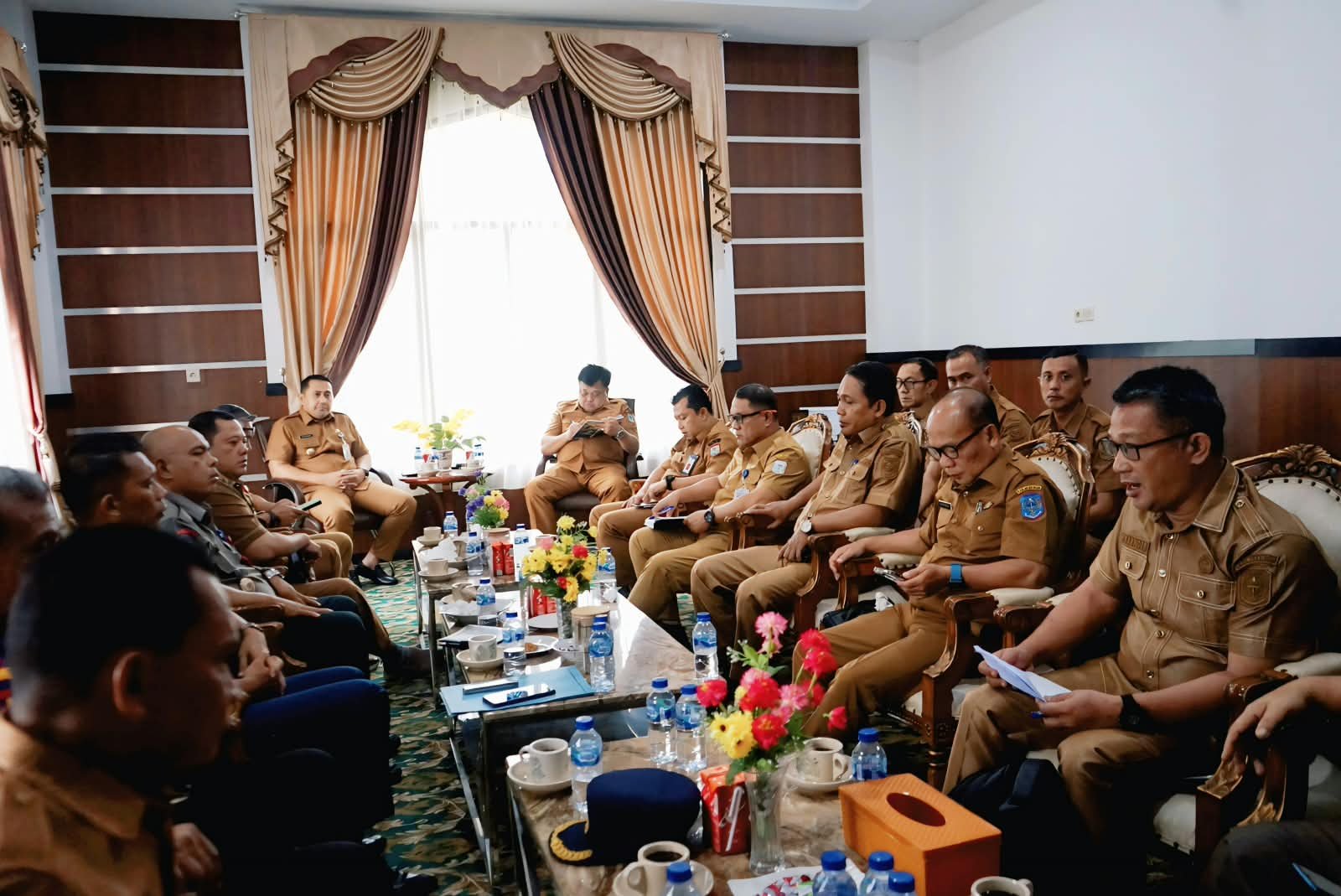 Pemerintah Kabupaten (Pemkab) Merangin memutuskan untuk mengalihkan seluruh kegiatan belajar mengajar tatap muka bagi siswa jenjang TK, SD, hingga SMP menjadi Pembelajaran Daring (dalam jaringan) selama tiga hari.