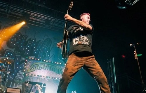 kabar duka, chad gilbert pendiri sekaligus gitaris new found glory tutup usia