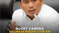 Anggota DPR RI Rocky Candra Salurkan Ribuan Liter Air Bersih di Jambi