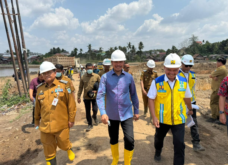 Tinjau Kolam Retensi, Edi Purwanto Optimistis Kota Jambi Bebas Banjir 5 Tahun ke Depan