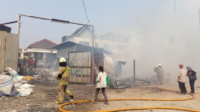 20 Lapak Terbakar, Diduga Akibat Korsleting