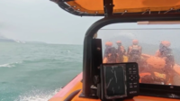 Jurnalis Hilang Kontak, Tim SAR Sisir Perairan Krakatau