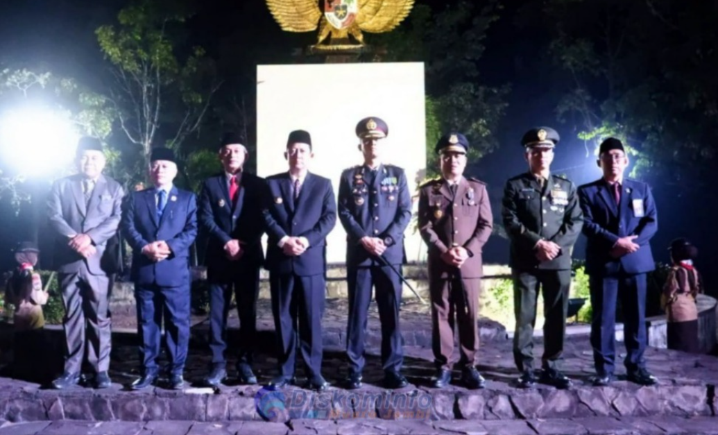 Ketua DPRD Muaro Jambi Hadiri Apel Kehormatan dan Renungan Suci di TMP Kusuma Bhakti