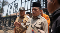 Gubernur Al Haris Tinjau Lokasi Kebakaran di Tanjung Raden, Imbau Warga Waspada Api di Musim Kemarau Gubernur Al Haris Tinjau Lokasi Kebakaran di Tanjung Raden, Imbau Warga Waspada Api di Musim Kemarau