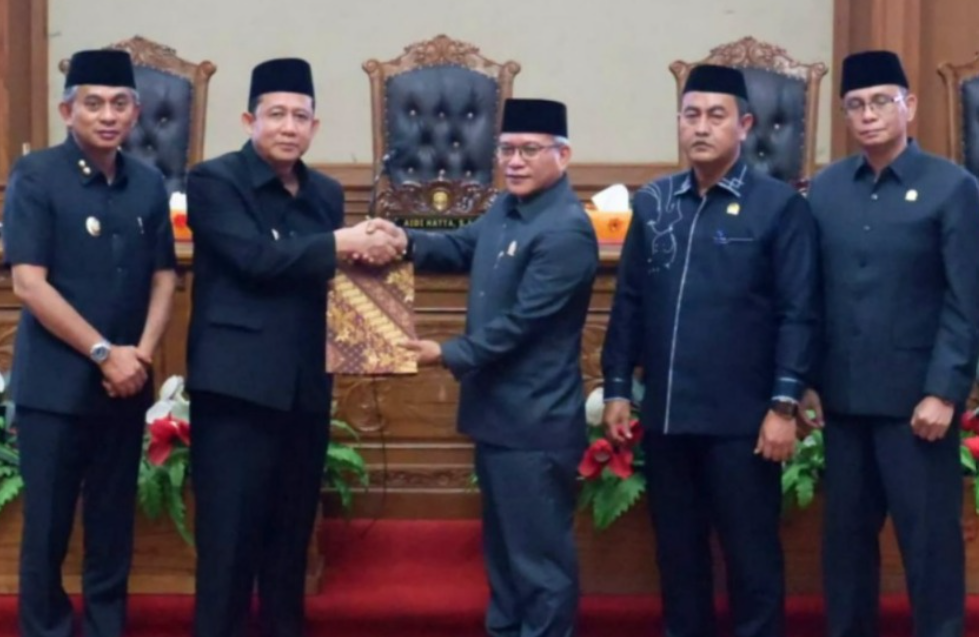 DPRD Muaro Jambi Sampaikan Pemandangan Umum Fraksi terhadap Pertanggungjawaban APBD 2025
