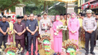 Ketua DPRD Muaro Jambi Hadiri Pisah Sambut Kapolres, Dorong Sinergi Lintas Sektor Ketua DPRD Muaro Jambi Hadiri Pisah Sambut Kapolres, Dorong Sinergi Lintas Sektor