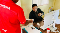 Perwakilan kelompok warga Penyengat Olak menyerahkan surat terbuka untuk Kades yang diterima Sekdes, Maliki, terkait operasi stockpile pasir. Perwakilan kelompok warga Penyengat Olak menyerahkan surat terbuka untuk Kades yang diterima Sekdes, Maliki, terkait operasi stockpile pasir.