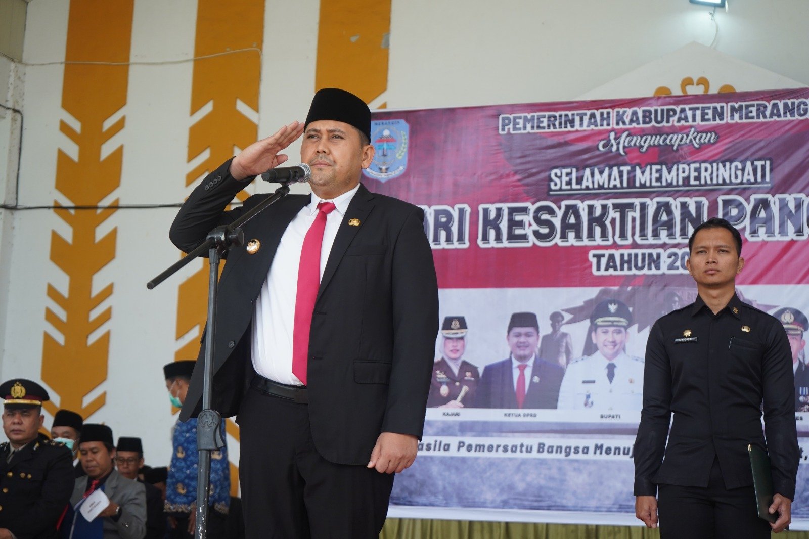 Pemerintah Kabupaten Merangin menggelar Upacara Peringatan Hari Kesaktian Pancasila Tahun 2026 yang berlangsung khidmat di lapangan Halaman Kantor Bupati Merangin, Kamis (1/10/2026).
