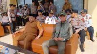 Sekretaris Daerah (Sekda) Kabupaten Merangin, Zulhifni, menghadiri kegiatan Apel Gelar Pasukan Operasi Patuh Siginjai 2026 yang digelar di Lapangan Mapolres Merangin, Senin (26/10). Sekretaris Daerah (Sekda) Kabupaten Merangin, Zulhifni, menghadiri kegiatan Apel Gelar Pasukan Operasi Patuh Siginjai 2026 yang digelar di Lapangan Mapolres Merangin, Senin (26/10).