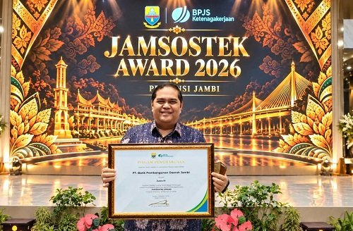 komitmen perlindungan pekerja, bank jambi raih jamsostek award 2026 kategori skala besar menengah